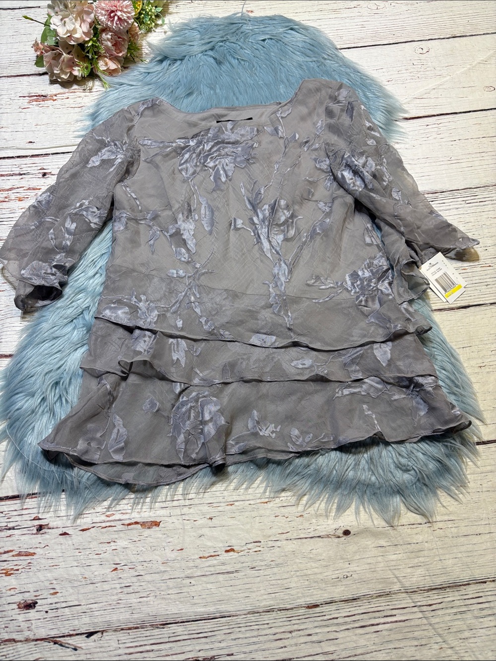 NWT Alex Evenings Silver-Gray Floral Ruffle Layrred Blouse sz M